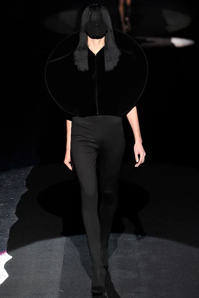 Look 13